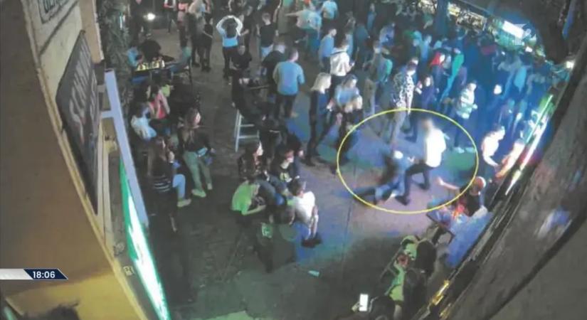 Videón a brutális tömegverekedés Debrecenben, a földön fekvőket is rugdosták