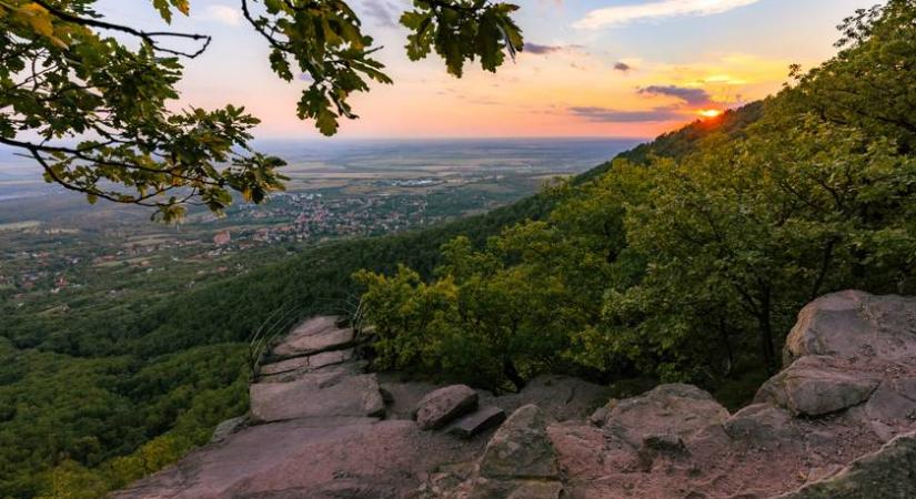 El sem hinnéd, micsoda panoráma fogad itt: a Mecsek egyik legszebbje