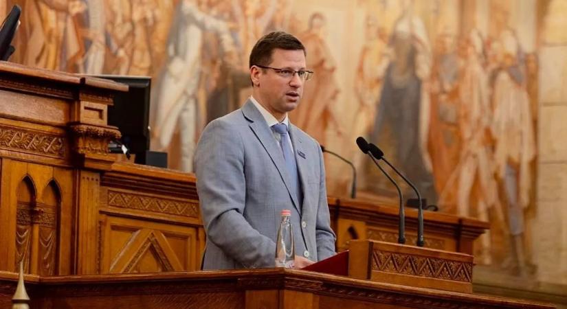 Gulyás Gergely: Fontos kérdésekre nem adott választ a miniszterelnök