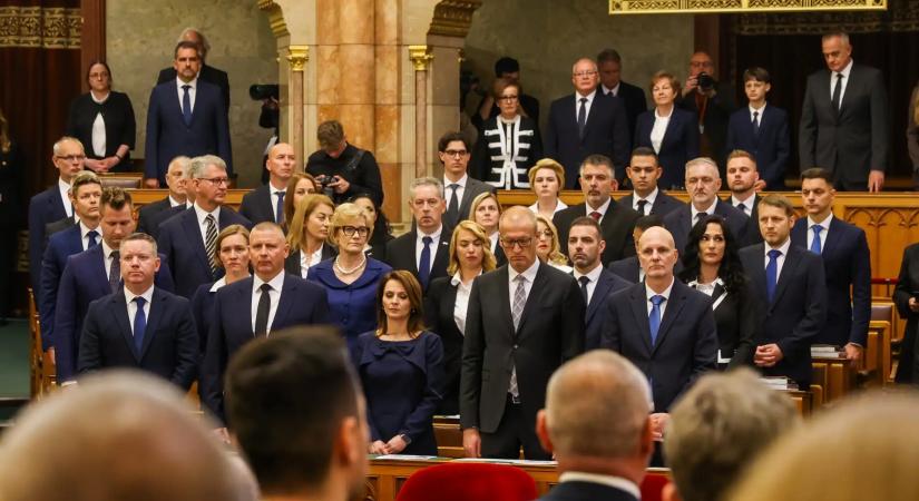 Magyar Péter: A miniszterelnöki fizetés a jelenlegi kevesebb mint felére csökken
