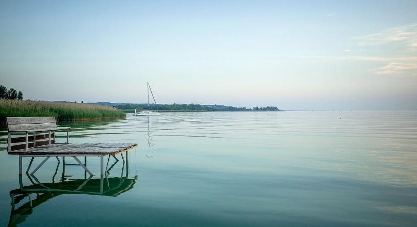 Kezdődik a szezon a Balatonon, ennyivel emelkednek a strandbelépők