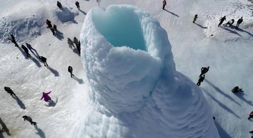 A „semmiből” alakult ki ez a hatalmas jégtorony