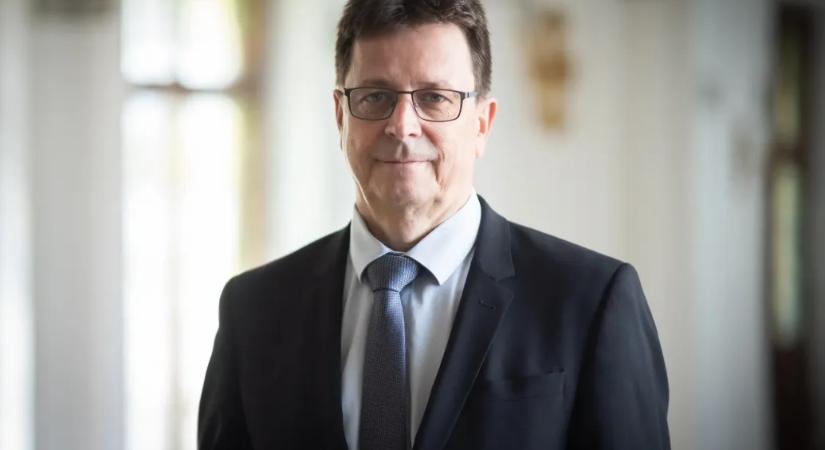Heidl György eszmetörténész társadalmi kapcsolatokért felelős államtitkár lesz