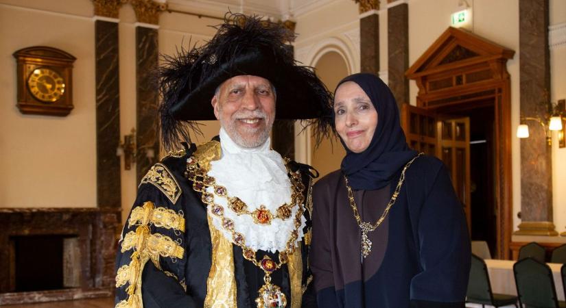 Anglia második legnagyobb városának, Birminghamnek új főpolgármestere lett: a pakisztáni Zaker Choudhry