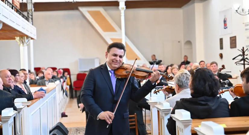 Mága Zoltán pályázatában szereplő zenészek nagy része nem tudott a nevük feltüntetéséről