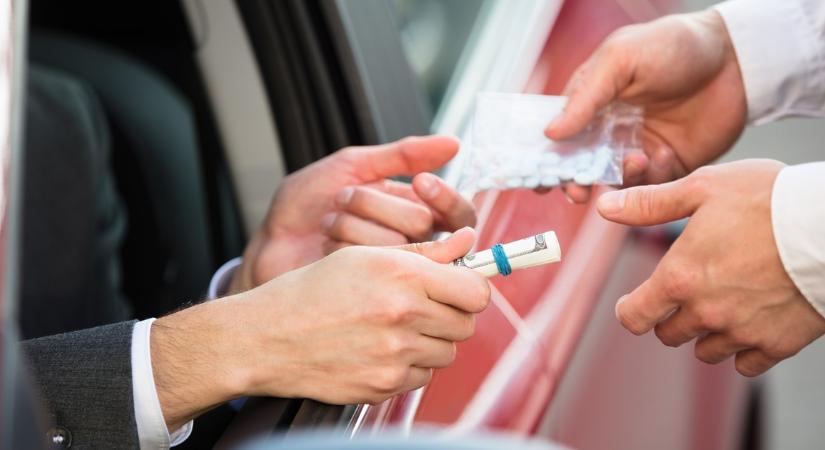 Vége a titkos üzletnek: nyomozók rúgták rá az ajtót Nagykanizsán egy drogdíler párra