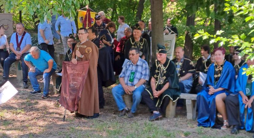 Körmenettől a pincejárásig – ilyen volt az adonyi szent Orbán-nap (galéria)