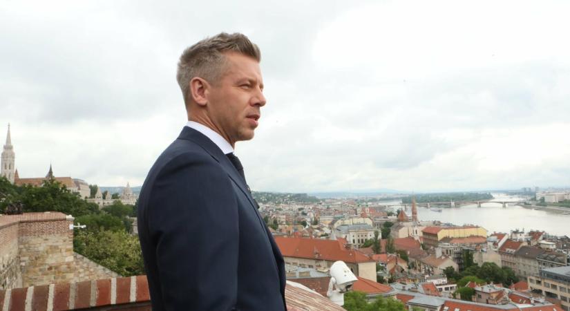 Magyar Péter: Az új államtitkárok egyharmada nő