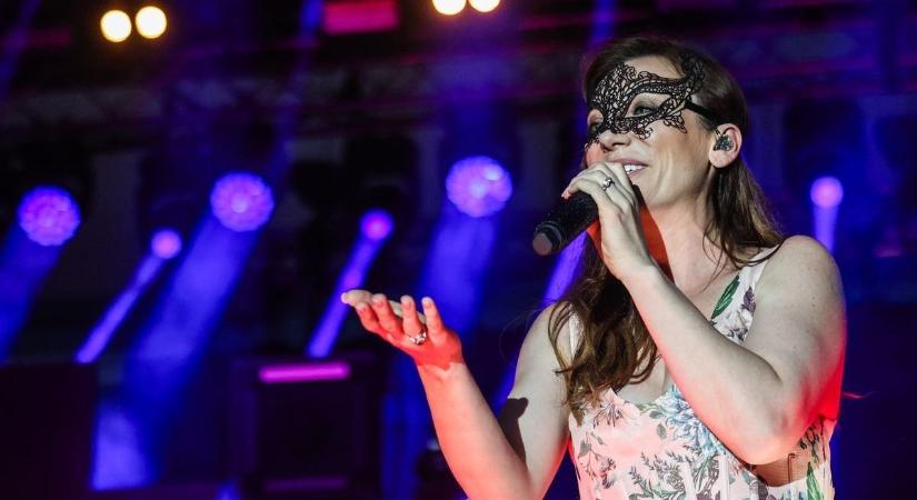 Friss: Rúzsa Magdi felkészül, íme a Hatoslottó vasárnapi nyerőszámai!