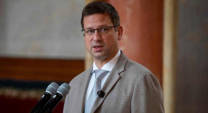 Egymásnak ment Gulyás Gergely és Magyar Péter