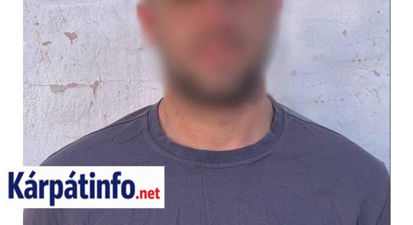 Kijevben a rakétatámadás után fosztogatta a sérült lakásokat egy férfi