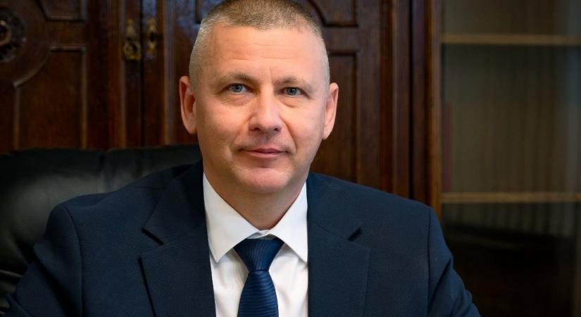 Ruszin-Szendi Romulusz bemutatta a Honvédelmi Minisztérium helyettes államtitkárait és a Honvédség vezérkarát is