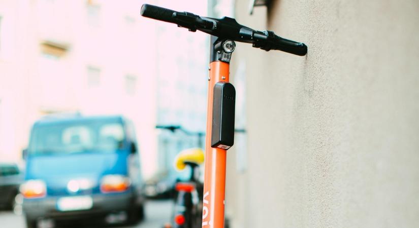 „A fejét a felismerhetetlenségig széttrancsírozta” – megszólalt a rollergázolás áldozatának lánya – videó