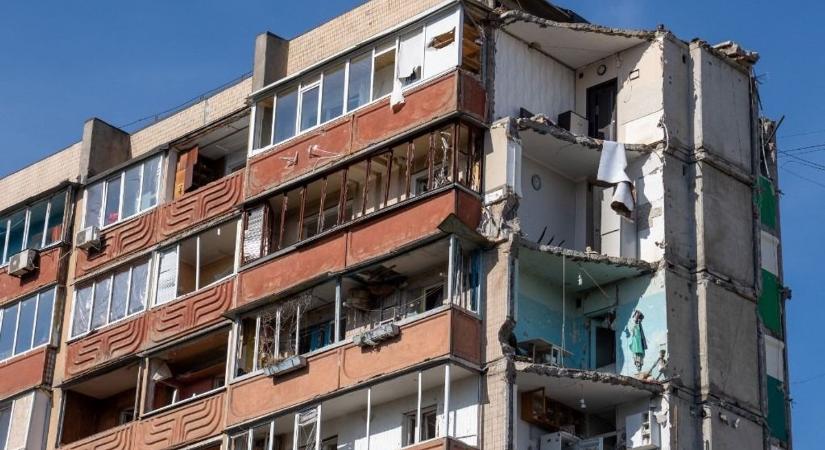 Hiperszonikus rakéták és drónok százai: az eddigi egyik legsúlyosabb orosz csapás zúdult Kijevre