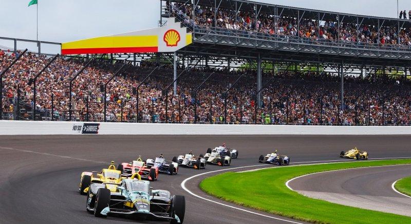 Eső miatt féltávnál megszakították az Indy 500-at