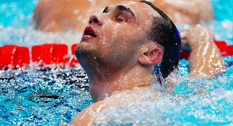 Újabb Milák-parádé Monacóban, egyik kedvenc versenyszámában nyert aranyat az olimpiai bajnok úszó
