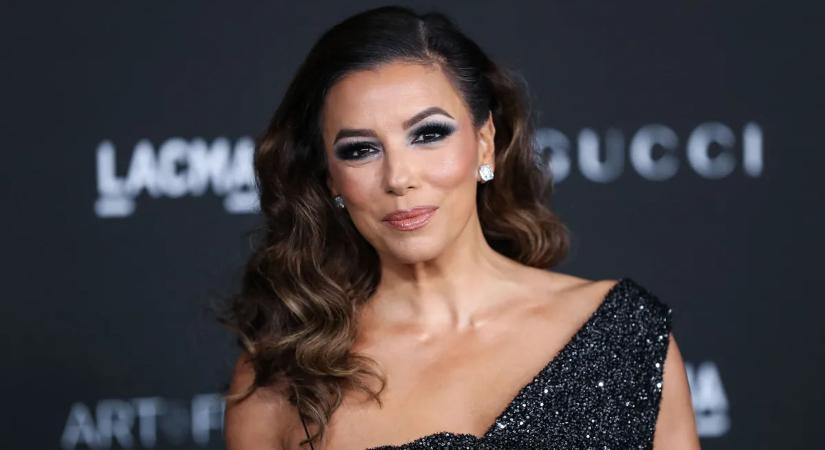 Még nagyobb lett a melle? Eva Longoria szédítő dekoltázst villantott
