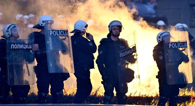 Belgrád utcáit ellepték a kormányellenes tüntetők