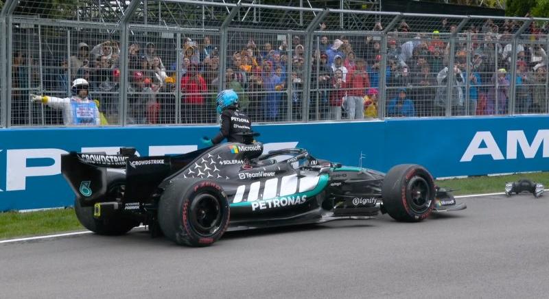 Russell pénzbírságot, Hülkenberg felfüggesztett stop-and-go büntetést kapott