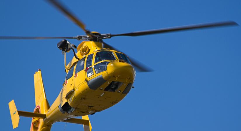 Hármas karambol Nagyigmándnál: mentőhelikoptert riasztottak, lezárták a 13-as főutat