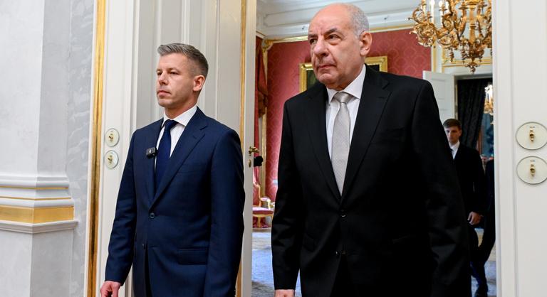 Mutatjuk, mit tud lépni Magyar Péter, ha Sulyok Tamás nem mond le államfői tisztségéről