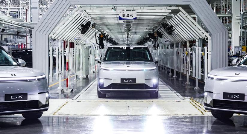 Már sorozatban készülnek az Xpeng robotaxijai