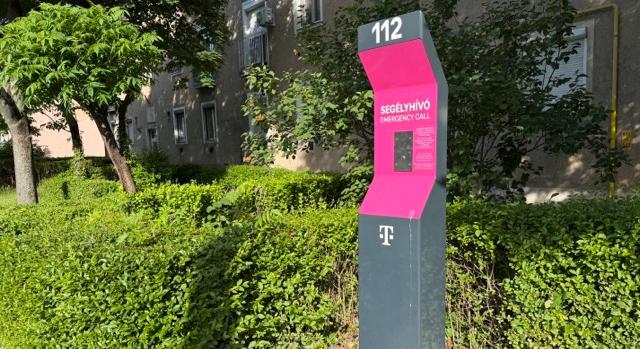 Komlón is megjelent az első segélyhívó oszlop