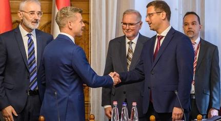 Magyar Péter és Gulyás Gergely egymásnak feszült - Facebook-párbaj a kegyelmi ügy árnyékában