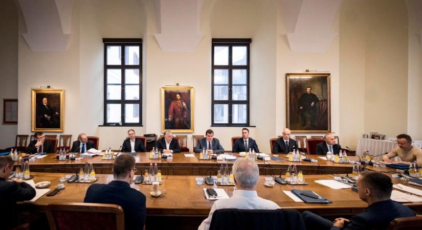 Orbán Viktor Magyar Péter posztja után 8 perccel nevére vette az Orbán Anitának írt nyílt levelet