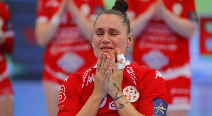 Megható! Elbúcsúzott a közönségtől Hornyák Dóra, a DVSC-Schaeffler csapatkapitánya - fotókkal!
