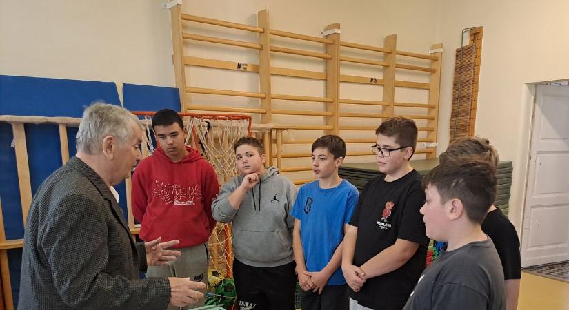 A jövőben nem a legfontosabb feladat lesz az ember és a gép versenyének megszervezése