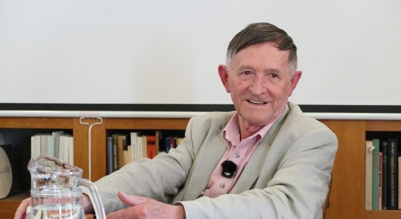 Aki negyvenmillió esztendővel élt egy szobában