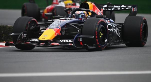 „Nem erről kellene szólnia az F1-nek” – Hamilton és Verstappen