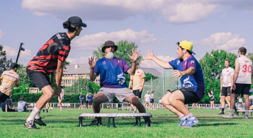 Már egy délután alatt elsajátítható a hippik sportja – Zuglóban döntött Európa-kupa csúcsot a bohókás szubkultúra