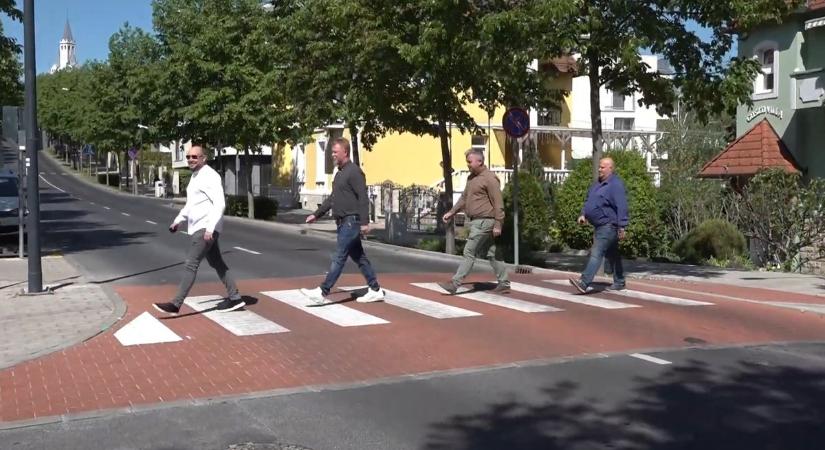 Okoszebra a biztonságért: kamerák és LED-ek segítik a közlekedést a fürdővárosban