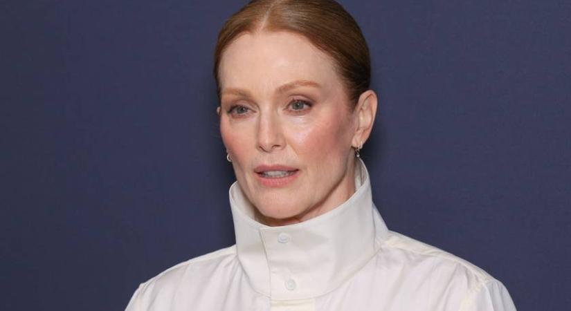 A hét szettje: a 65 éves Julianne Moore elegánsan ötvözte a szezon legmenőbb trendjeit