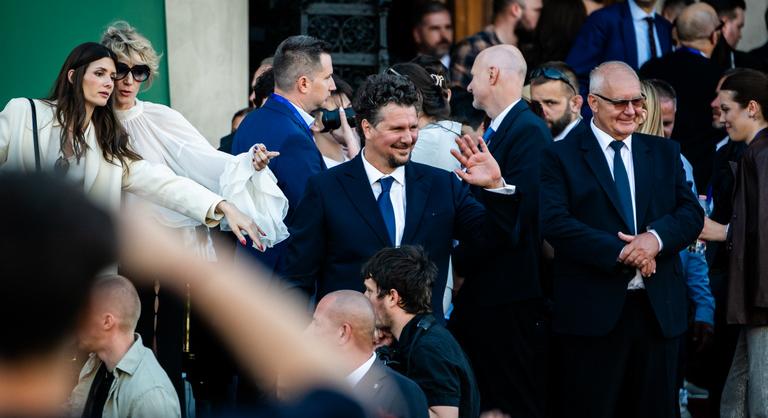 Így táncolt Nagy Ervin a Parlamentnél az Országgyűlés alakuló ülése után