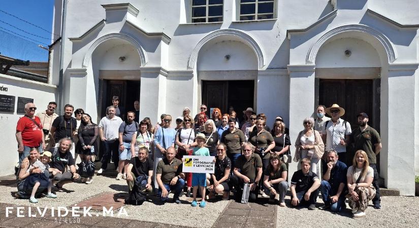 A nagytapolcsányi FoTop Fotóklub tárlata Ipolyságon
