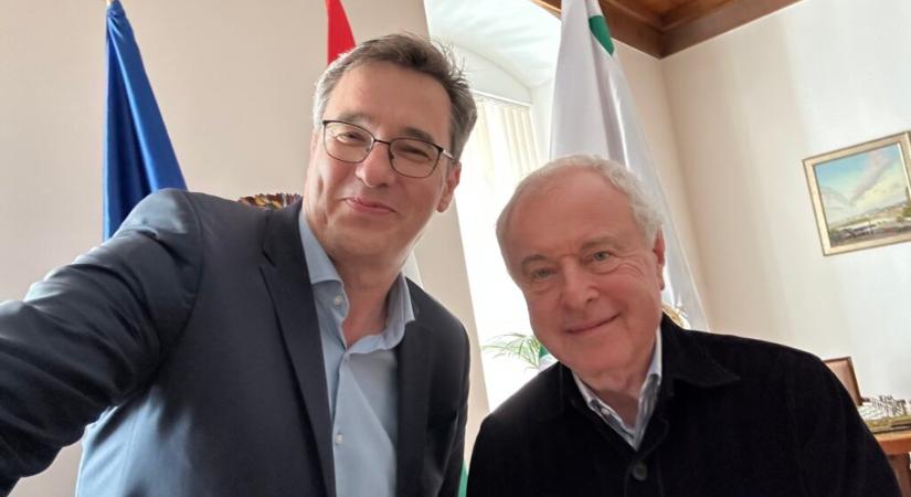 Schiff András tizenhat évi emigráció után ismét Budapesten