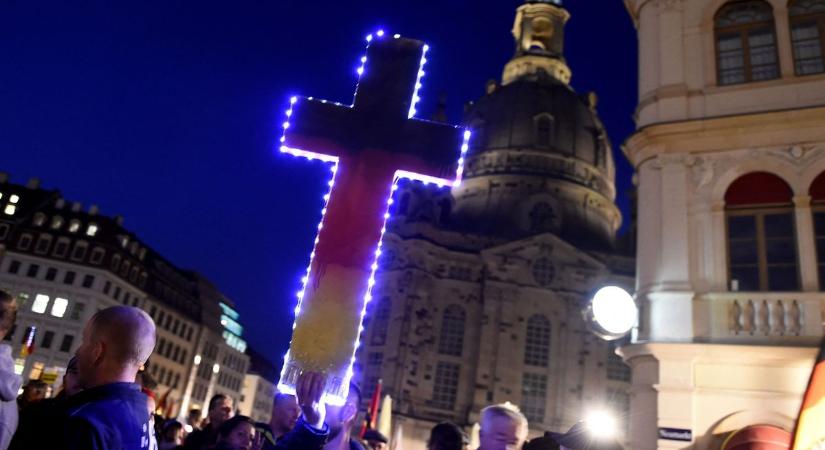 Jelentősen megnőtt a keresztényellenes bűncselekmények száma Németországban