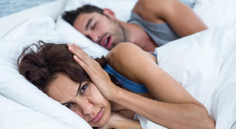 Íme az egyszerű trükk horkolás ellen a pihentető alvásért