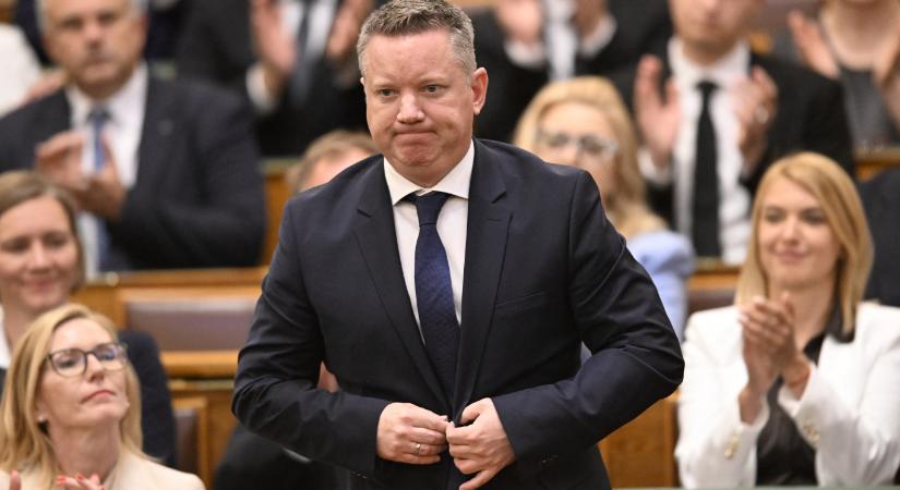 A belügyminiszter hangsúlyozza, hogy egyelőre nem nyúltak hozzá a sporttámogatásokhoz