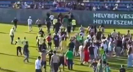 Loptak, törtek, balhéztak: elképesztő botrányt hozott az NB III-as futballmeccs Pápán – Videó és fotók