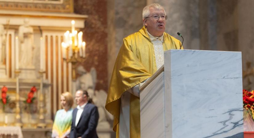 A hit és a szolgálat ünnepe: Szent Adalbert-díjjal ismerték el a legelhivatottabb híveket
