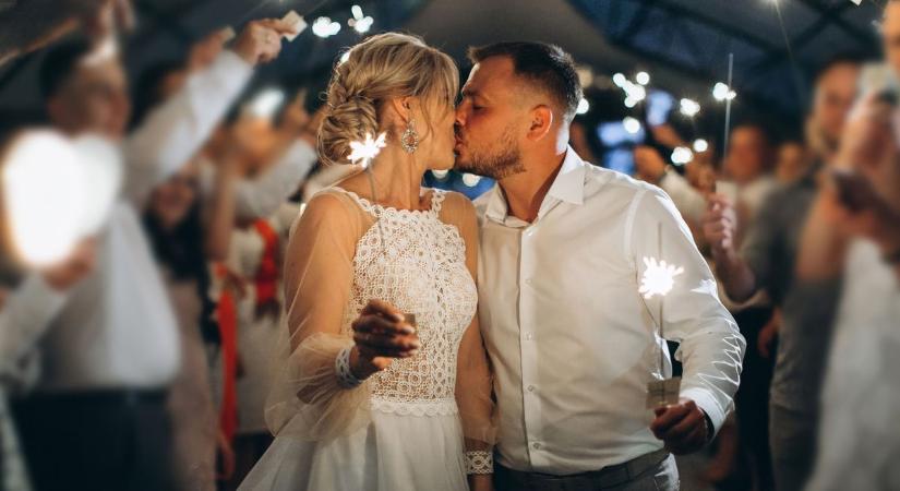 Itt a nagy esküvői ármustra! Ezeken tudunk a legnagyobbat spórolni, ha szűkös a keret