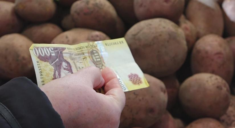1,3 millió nyugdíjas kaphatja meg a teljes SZÉP-kártyás támogatást még idén