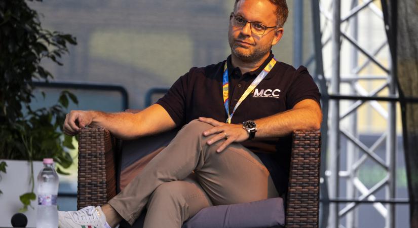 Akár be is szánthatják az MCC-t, a NER szürke eminenciása alkudozni próbál