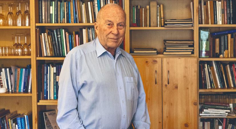 Juhász Előd 88 évesen is rádiózik
