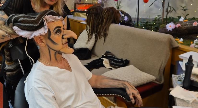 Újra jelmezbe bújt a legendás balettművész a Hófehérkében