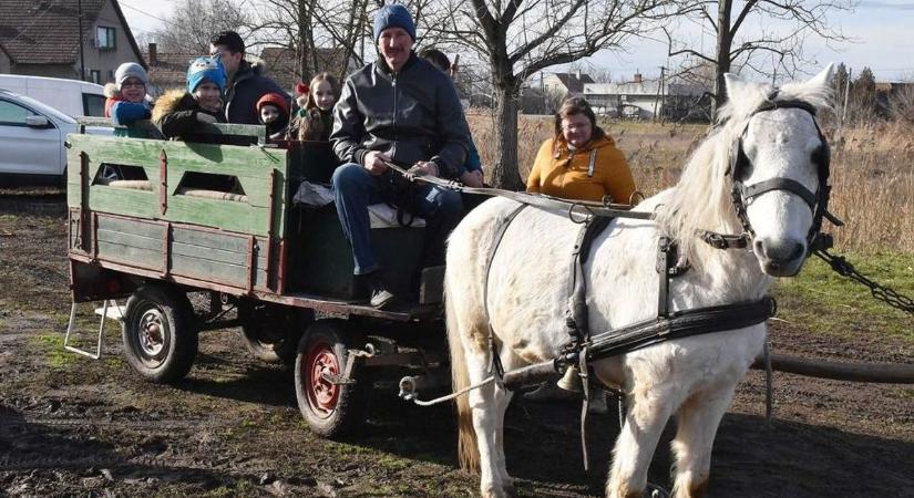 Hatalmas összeg gyűlt össze a jászkiséri disznóvágáson – megvan, mire költik